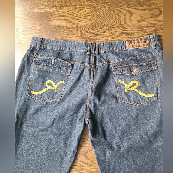 Rocawear Men's Blue Jeans Embroidered pockets sz.52 - Picture 3 of 10